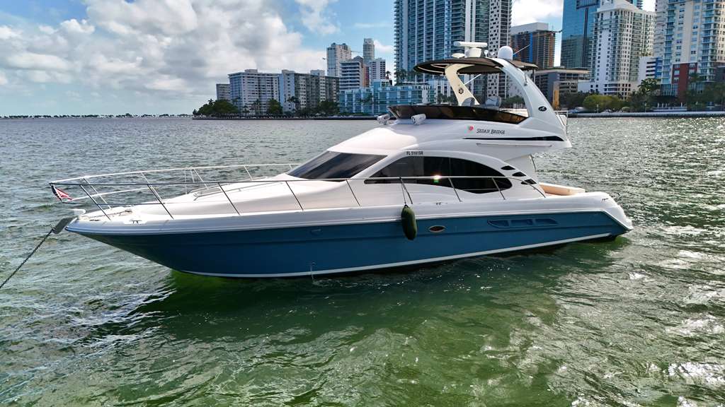 48FT SEA RAY FLYBRIDGE! — Motor Yacht in Miami